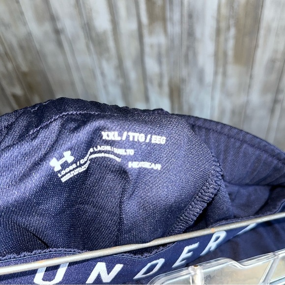 Under Armour Women’s Play Up 3.0 Shorts in navy blue with white trim Size XXL - Picture 5 of 5